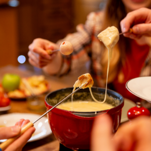 Service conciergerie de prestige avec une soirée trappeurs à La Clusaz organisée par LLA Selections Annecy