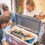 Escape game sur le lac d'Annecy en lounge boat privatif avec LLA Selections 