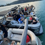 Escape game sur le lac d'Annecy en lounge boat privatif avec LLA Selections 