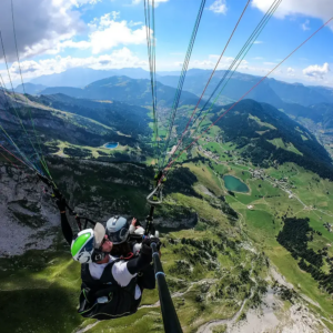 Vol en Parapente à La Clusaz avec LLA Selections